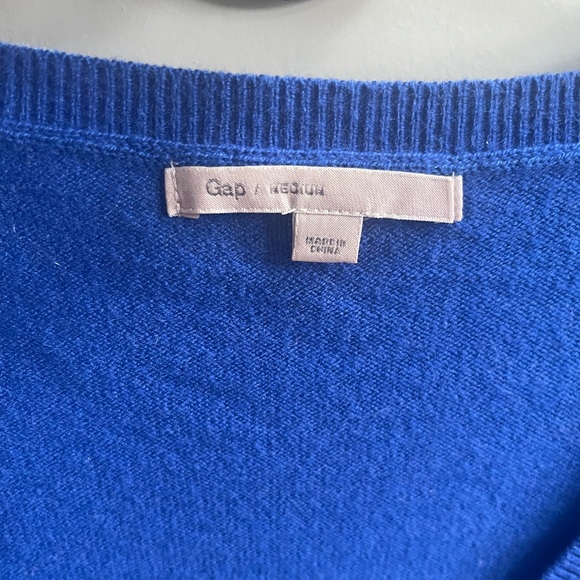 Gap sweater size medium - Picture 2 of 5